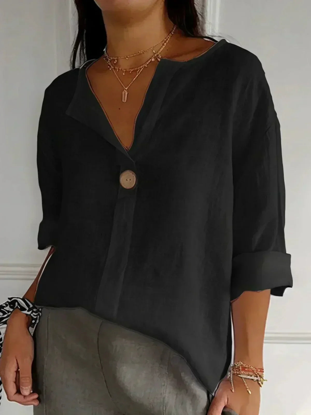 NAOMI | ELEGANT V-NECK BLOUSE WITH REFINED DRAPE