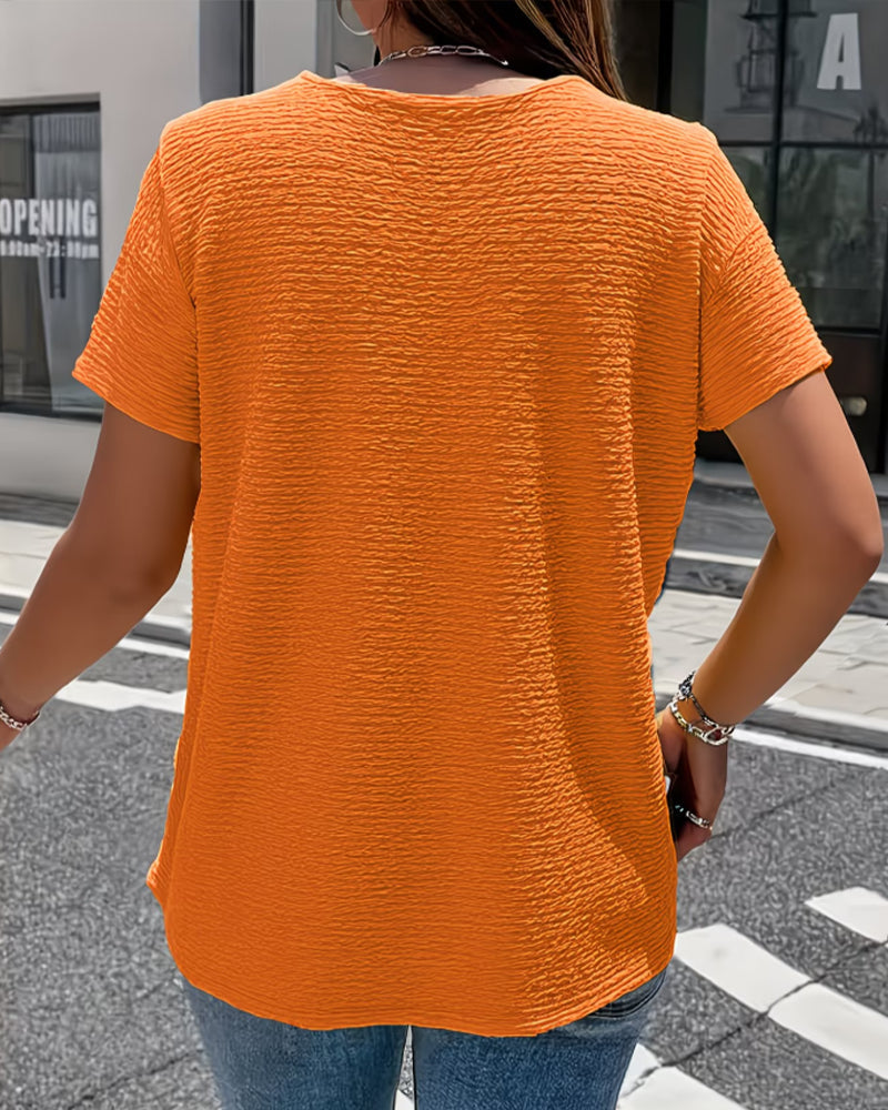 SANDRA | FLATTERING PETER PAN COLLAR TEE WITH REFINED NECKLINE